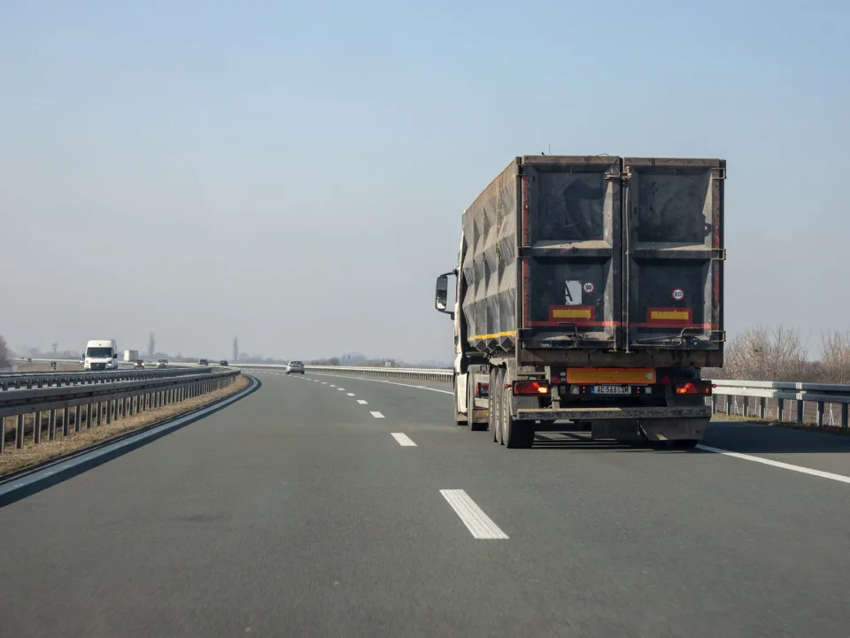 Xe nhiều chỗ cho khách đoàn